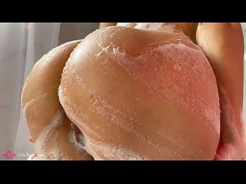 ❤️ 布鲁内特在淋浴时用振动器自慰阴部达到强烈的高潮 ❤❌ Fucking video❤